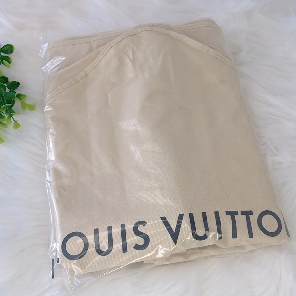 Louis Vuitton Garment Bag‎